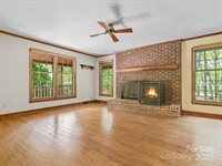 100 Canterbury Lane, Matthews, NC 28104