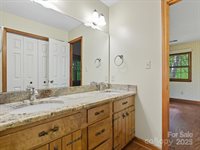 100 Canterbury Lane, Matthews, NC 28104