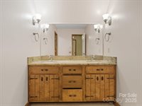 100 Canterbury Lane, Matthews, NC 28104