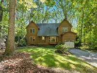 100 Canterbury Lane, Matthews, NC 28104