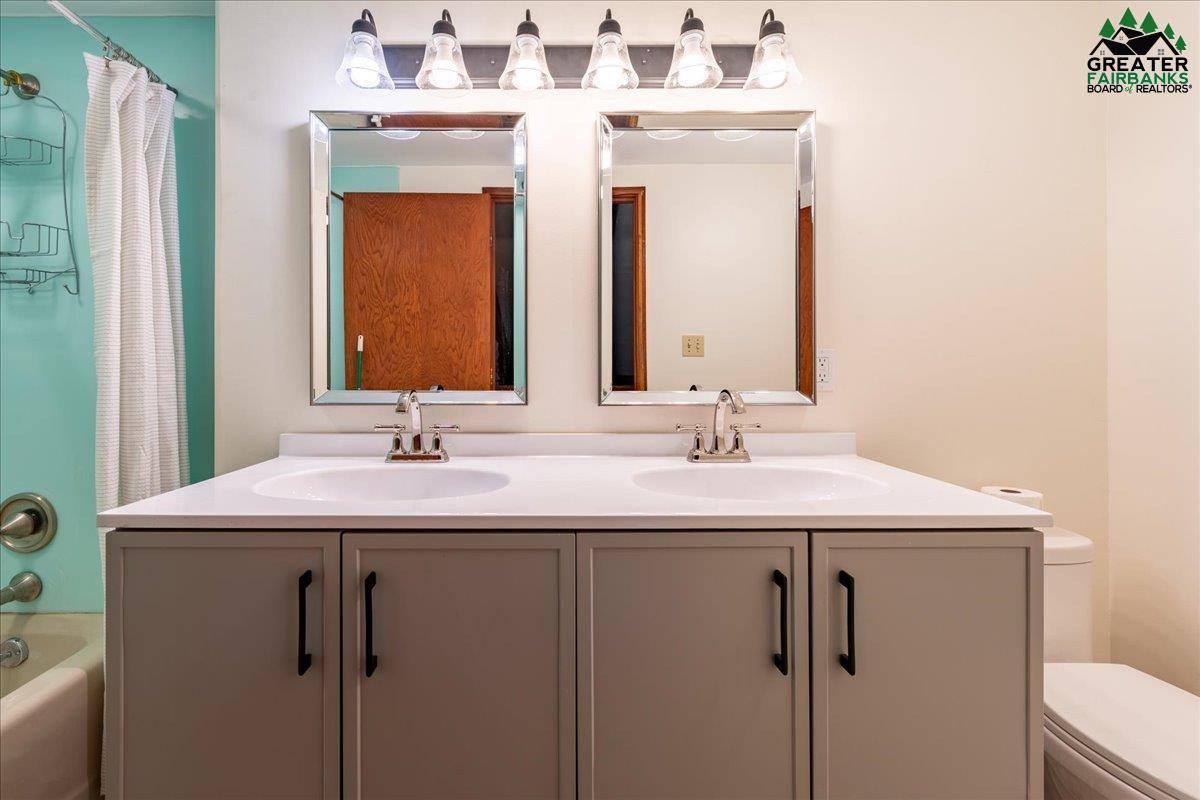 551 Ruth Estates Road, Fairbanks, AK 99712