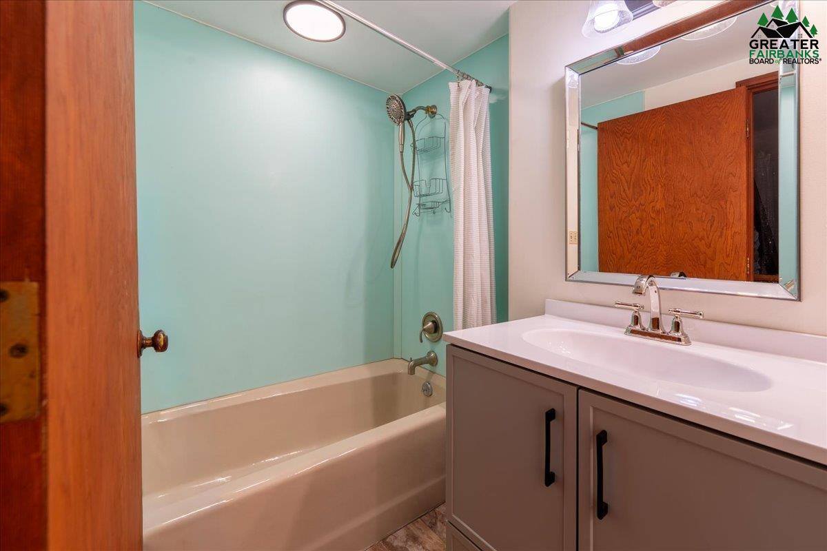 551 Ruth Estates Road, Fairbanks, AK 99712