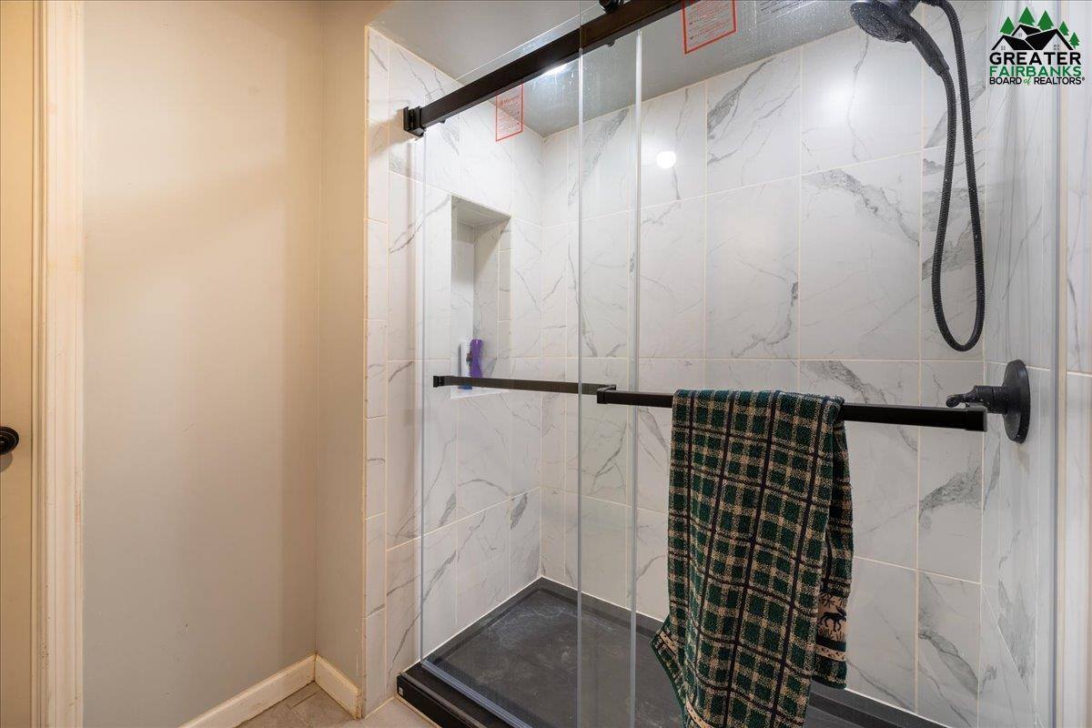 551 Ruth Estates Road, Fairbanks, AK 99712