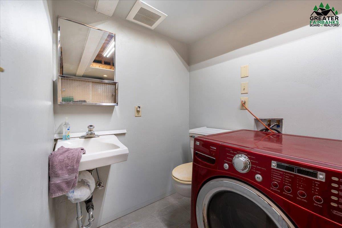 551 Ruth Estates Road, Fairbanks, AK 99712