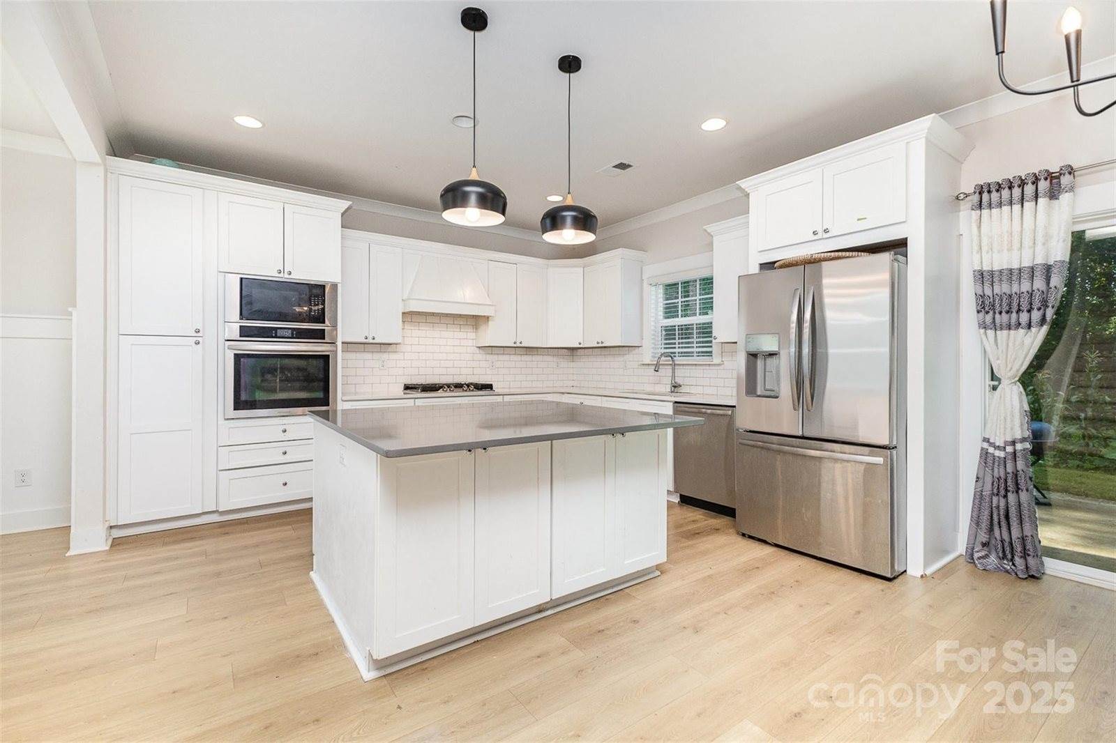 7725 Shalom Drive, Charlotte, NC 28216