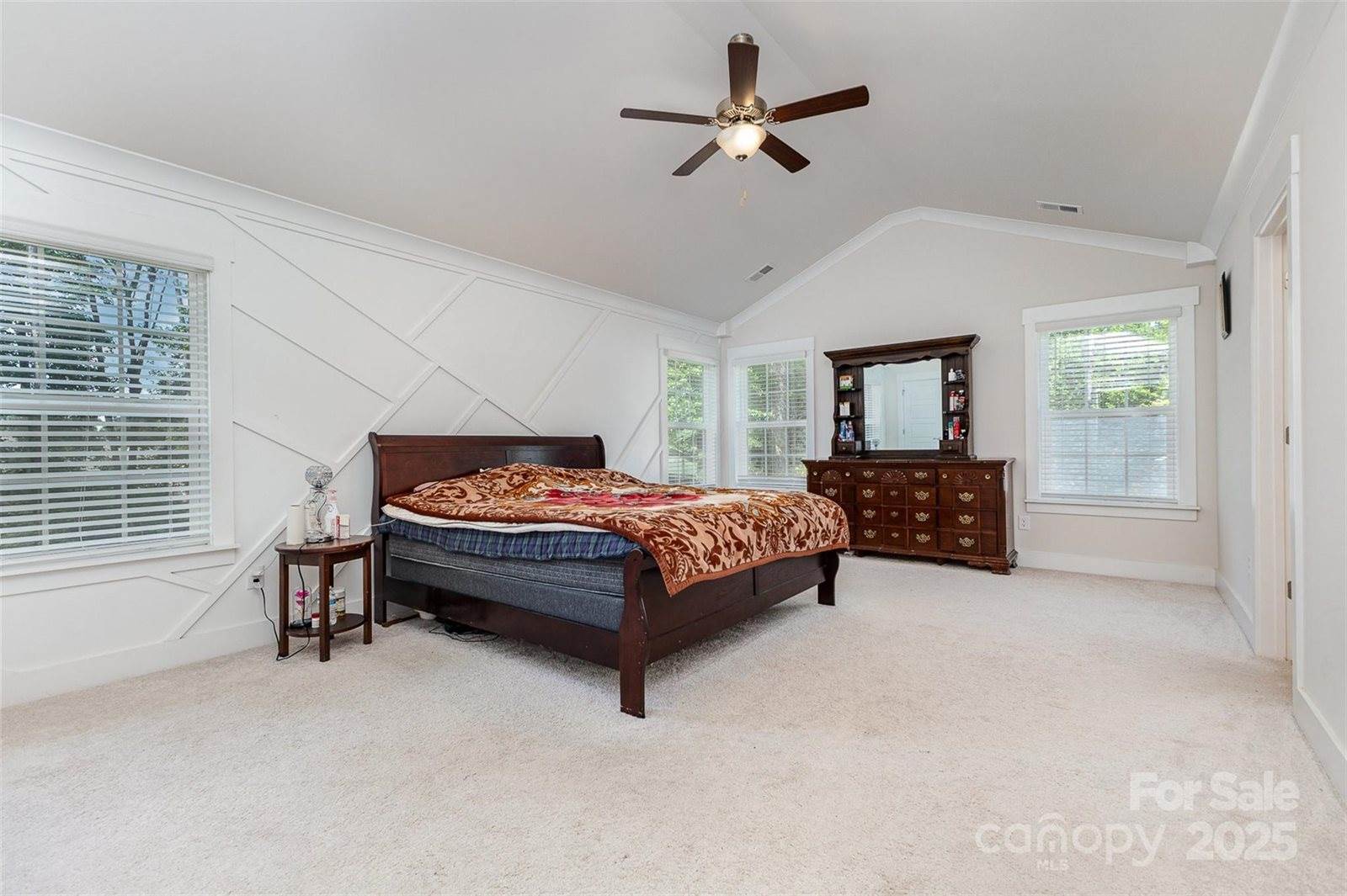 7725 Shalom Drive, Charlotte, NC 28216