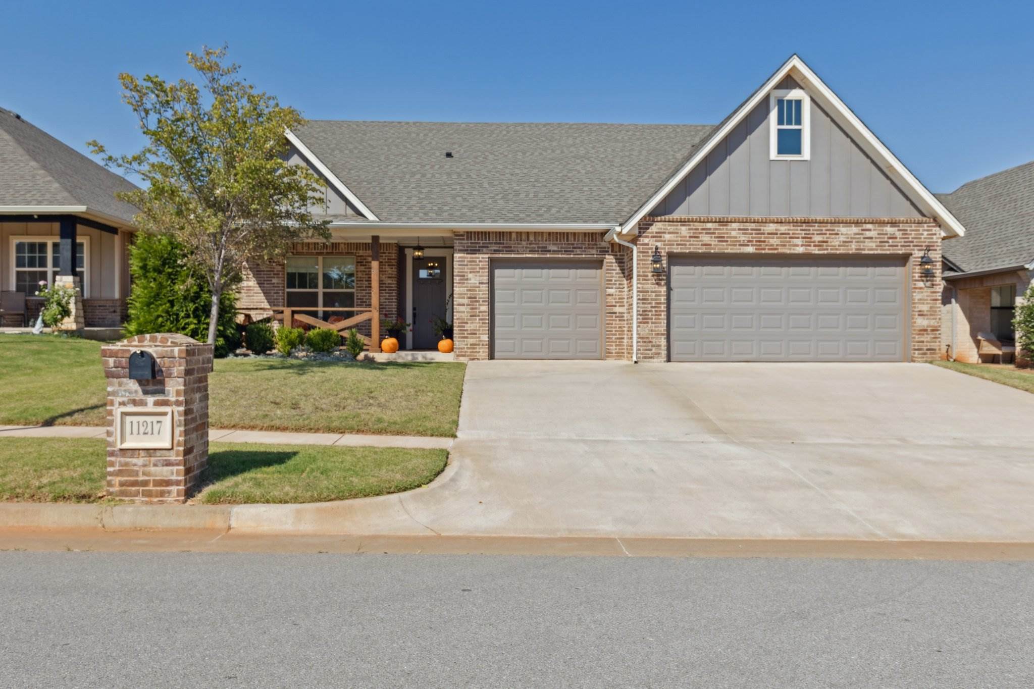 11217 SW 30th St, Yukon, OK 73099