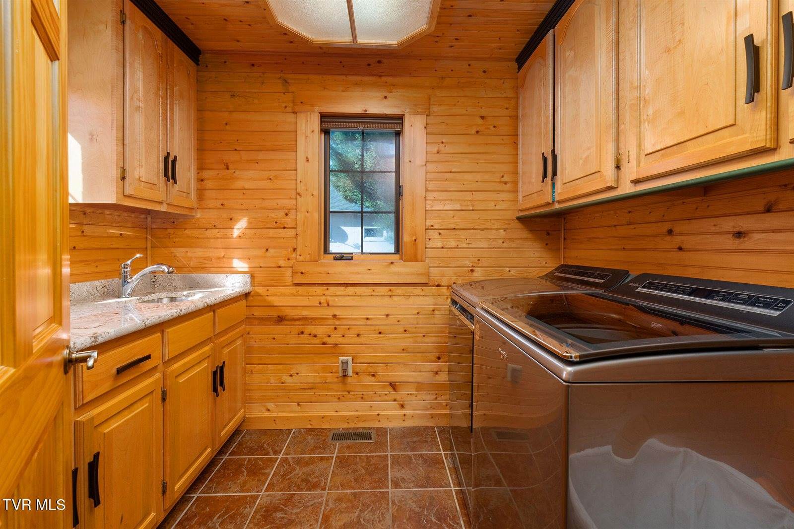 285 Cable Hollow Road, Butler, TN 37640