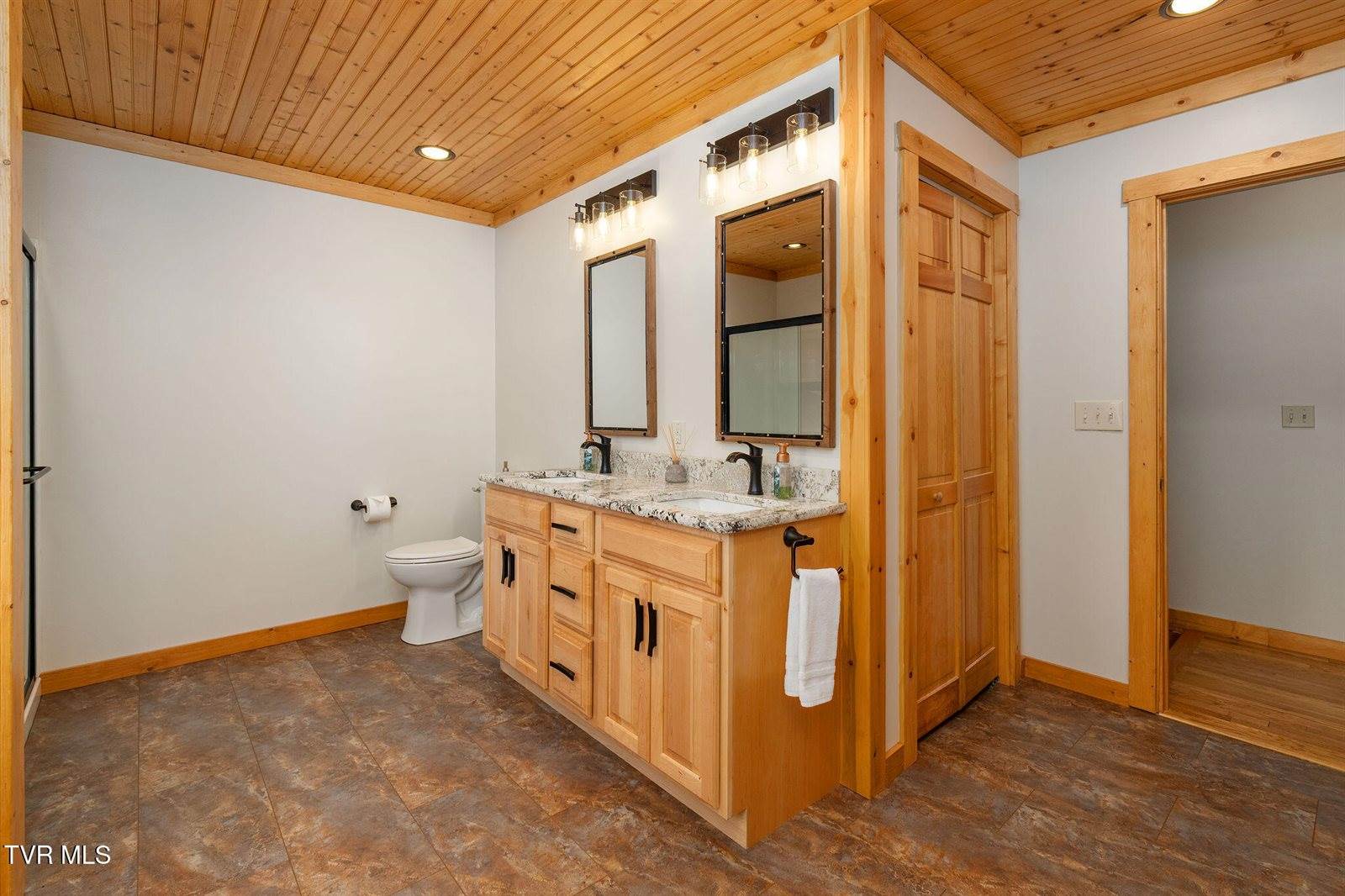 285 Cable Hollow Road, Butler, TN 37640