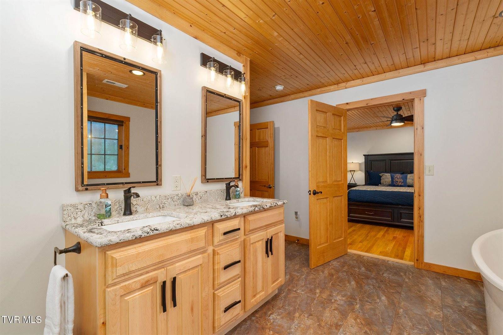 285 Cable Hollow Road, Butler, TN 37640