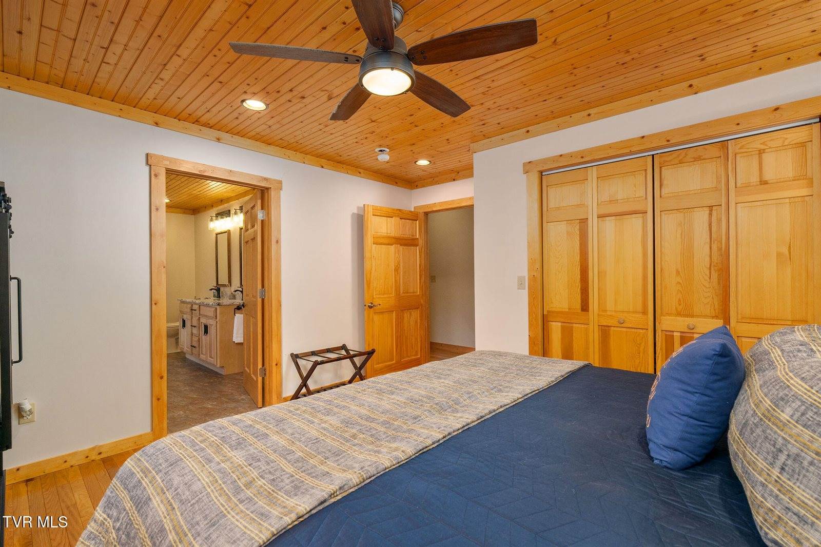 285 Cable Hollow Road, Butler, TN 37640