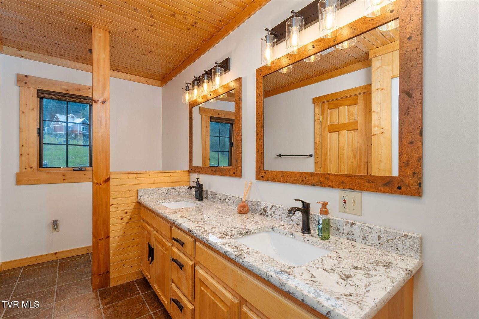 285 Cable Hollow Road, Butler, TN 37640