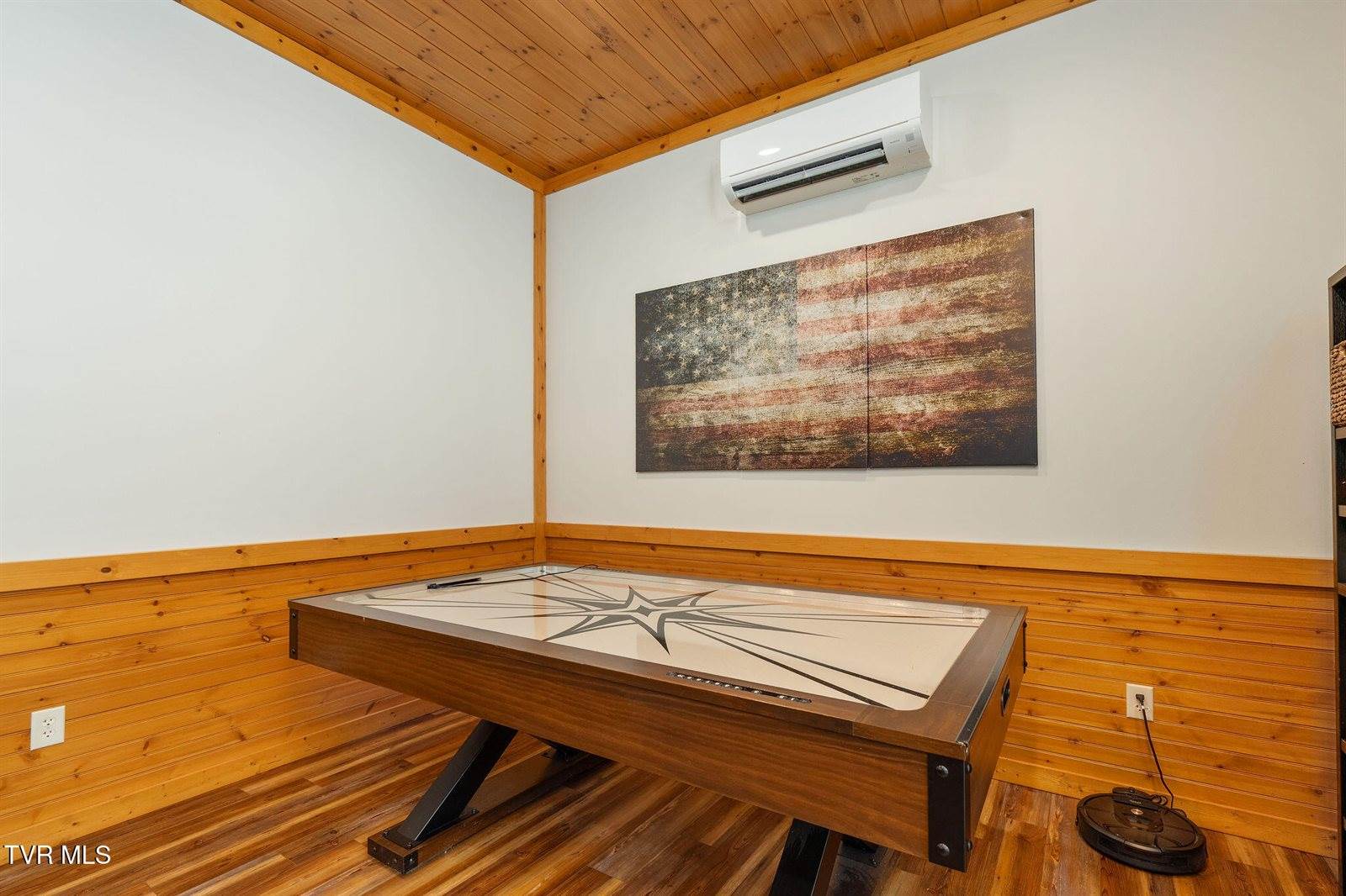 285 Cable Hollow Road, Butler, TN 37640