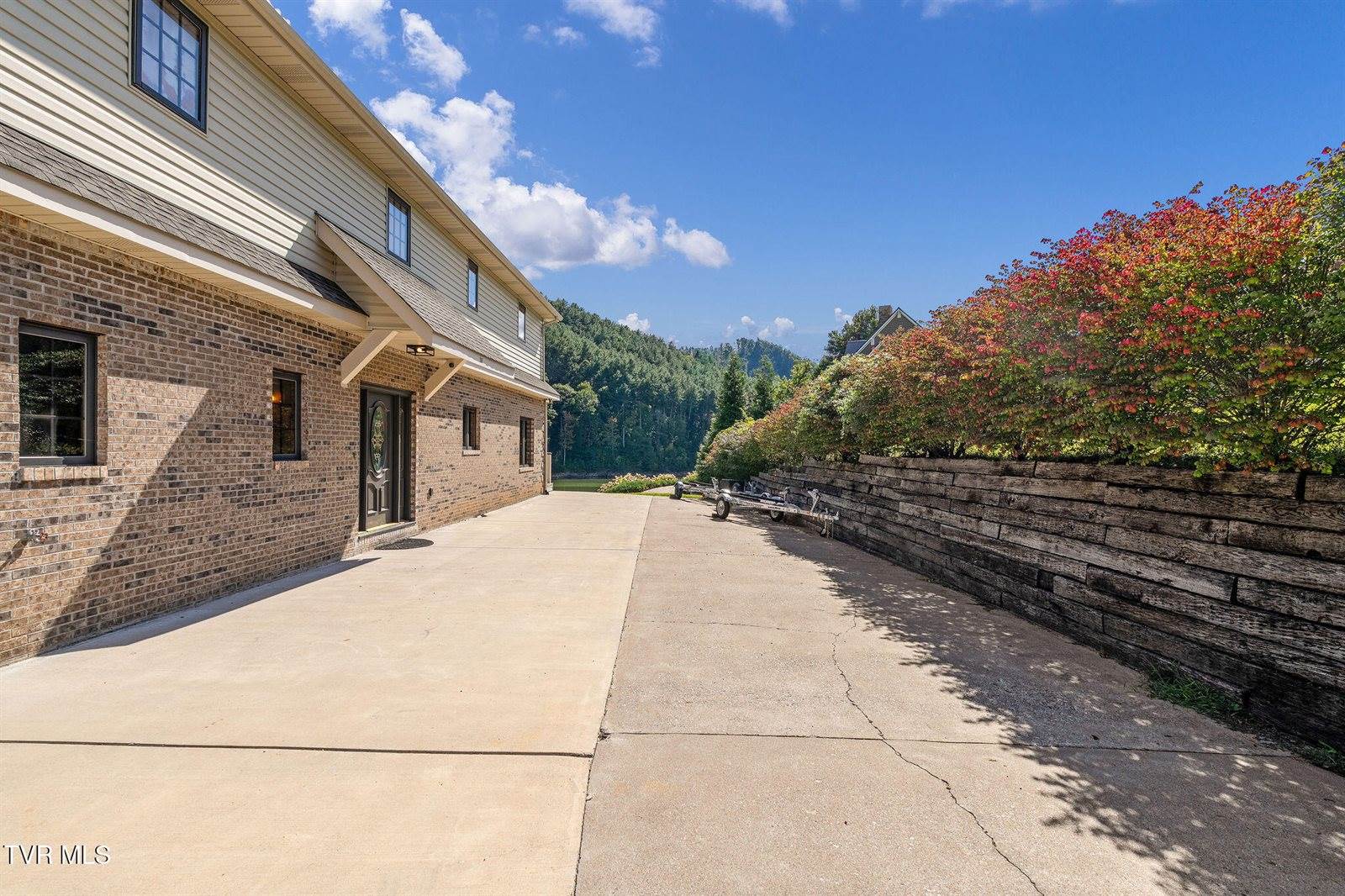 285 Cable Hollow Road, Butler, TN 37640