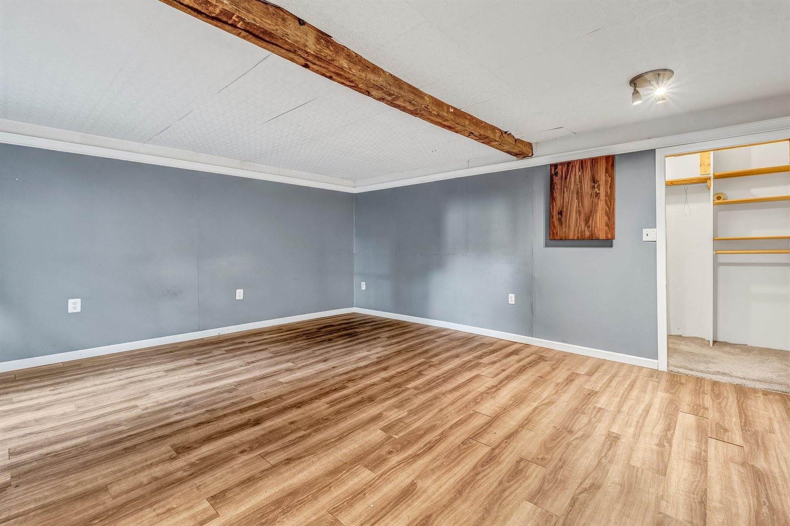 8 Carter Avenue, Newport, ME 04953