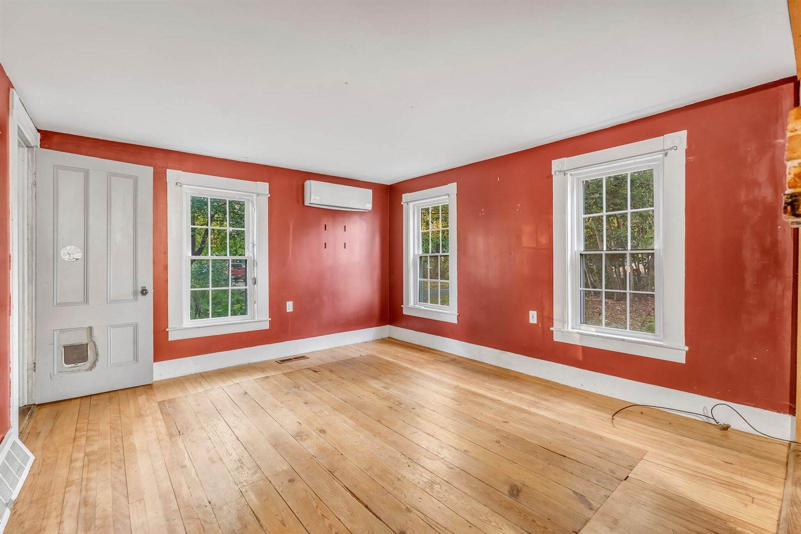 8 Carter Avenue, Newport, ME 04953