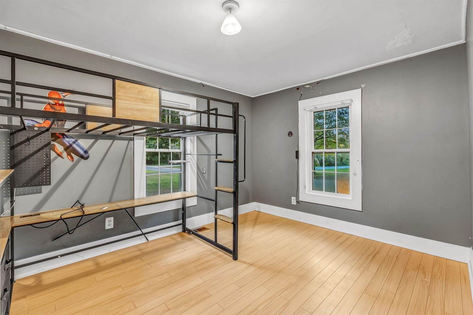 8 Carter Avenue, Newport, ME 04953