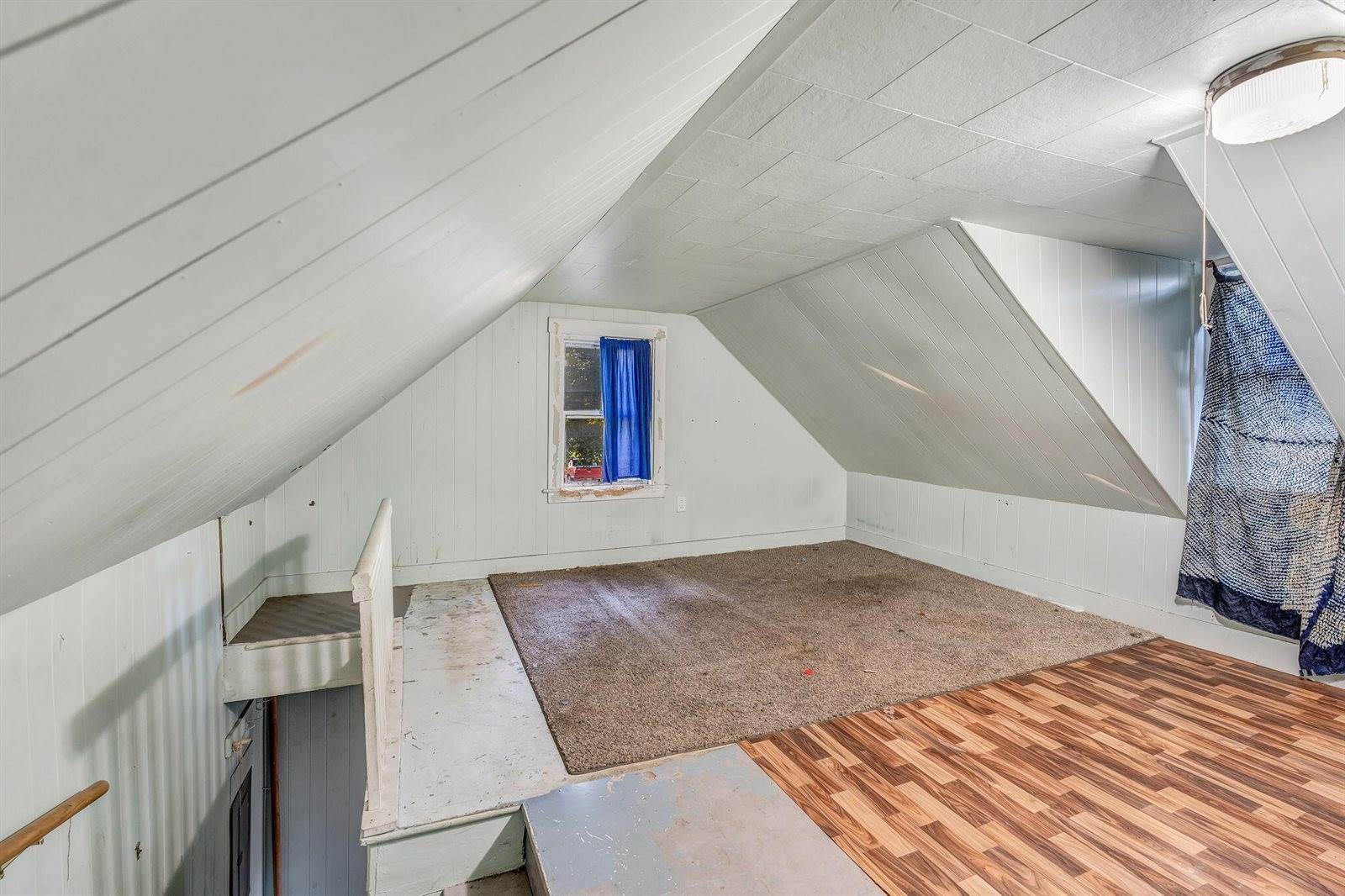 8 Carter Avenue, Newport, ME 04953