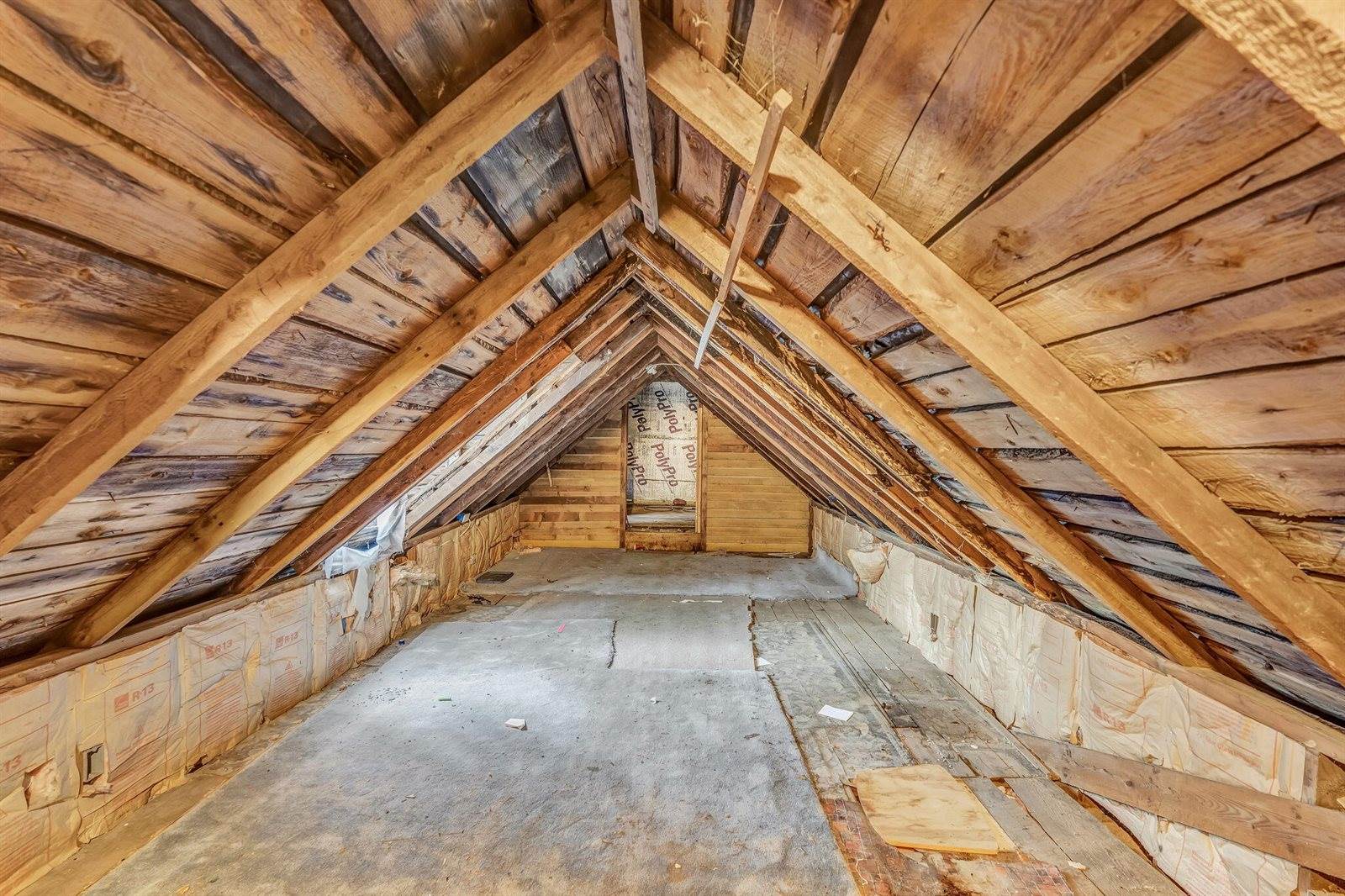 8 Carter Avenue, Newport, ME 04953