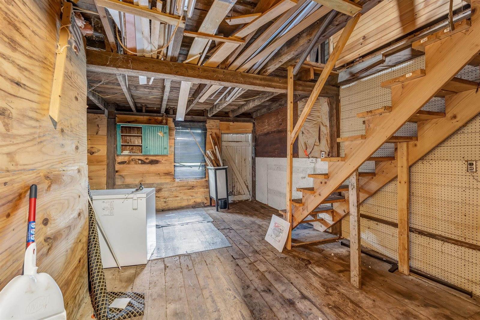 8 Carter Avenue, Newport, ME 04953