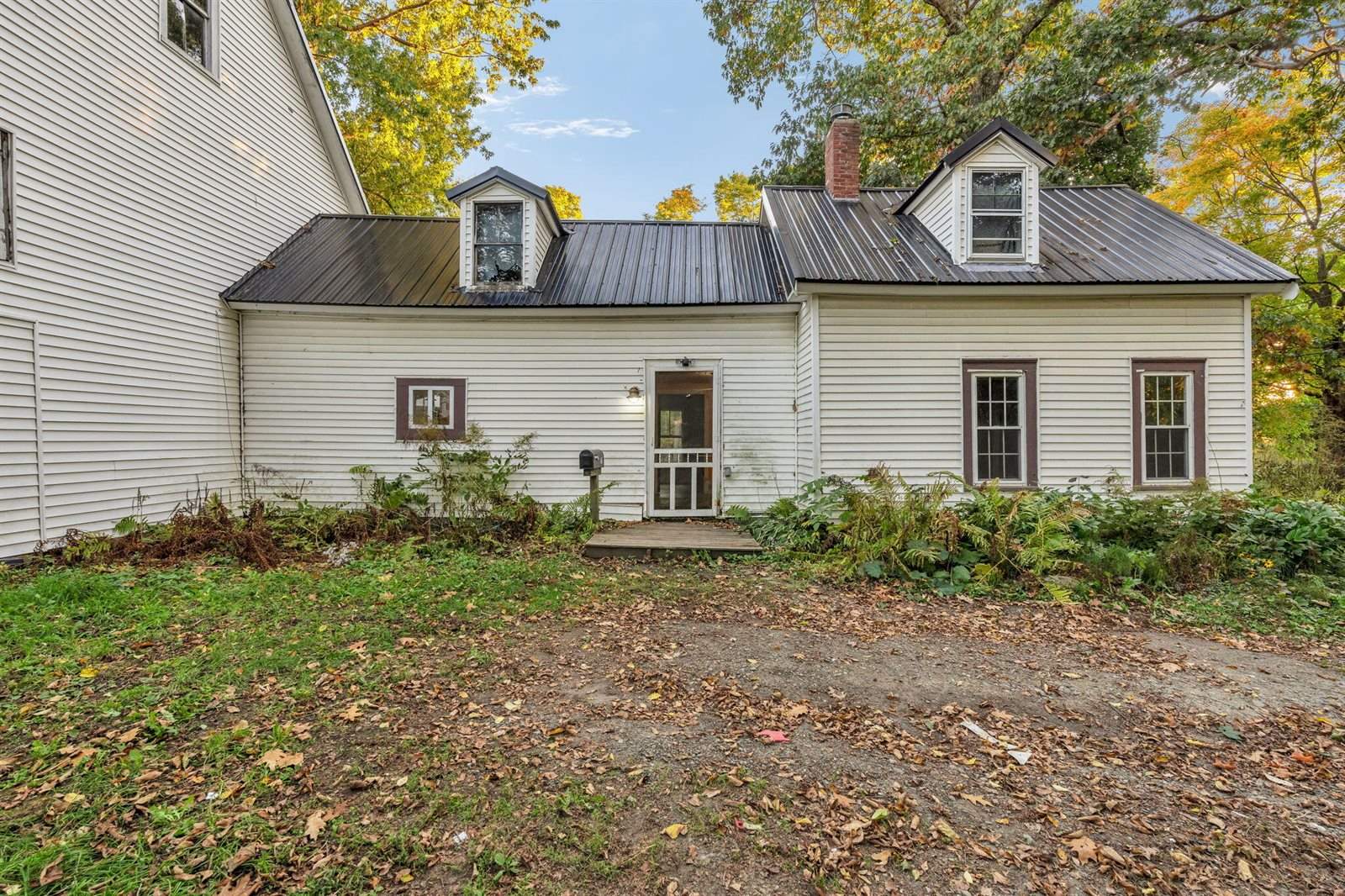 8 Carter Avenue, Newport, ME 04953