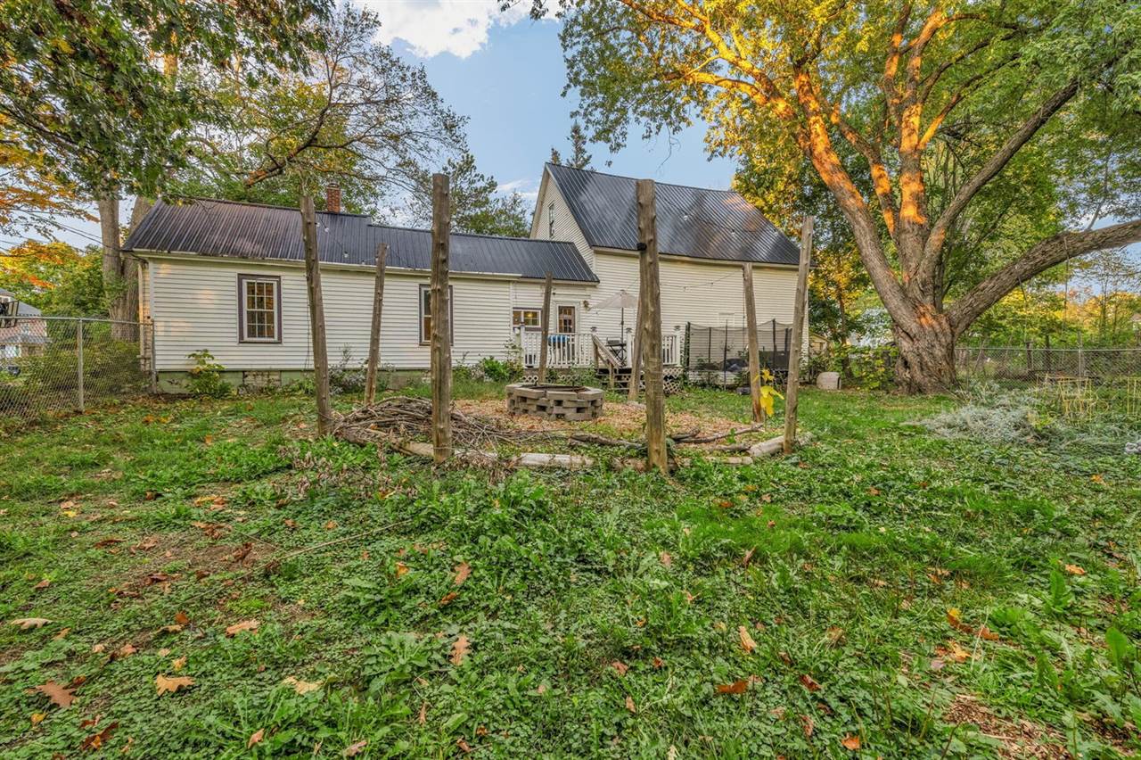 8 Carter Avenue, Newport, ME 04953