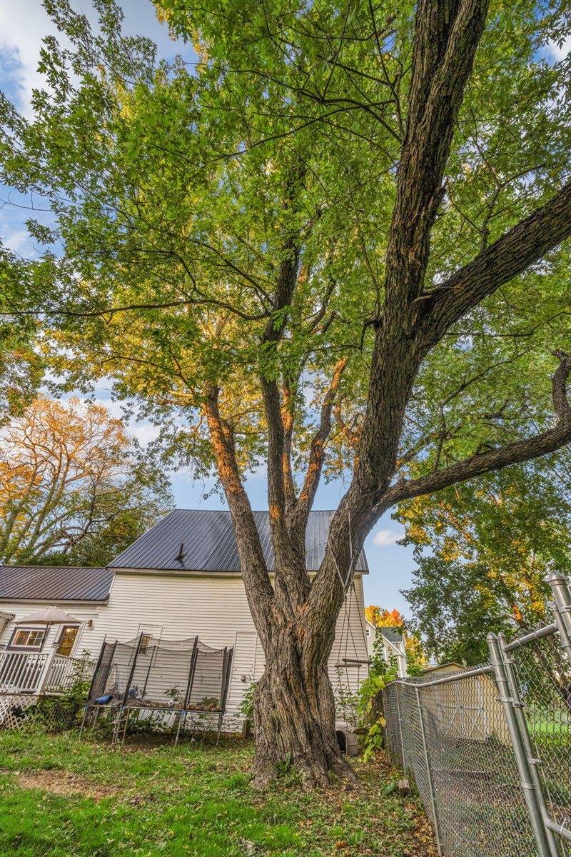 8 Carter Avenue, Newport, ME 04953