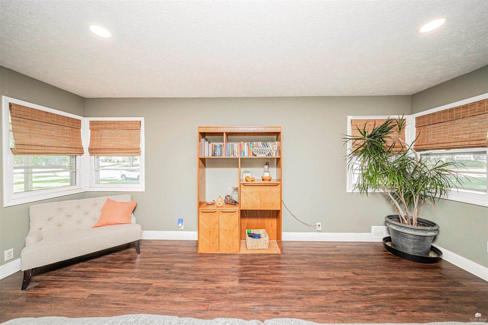 111 Moyne Drive, Abilene, KS 67410