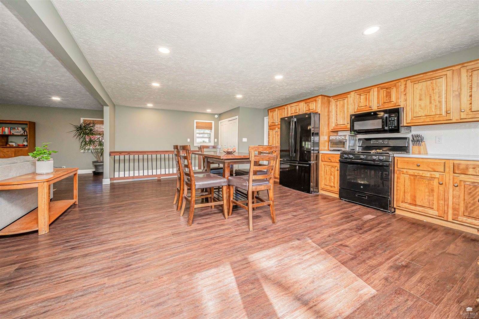 111 Moyne Drive, Abilene, KS 67410