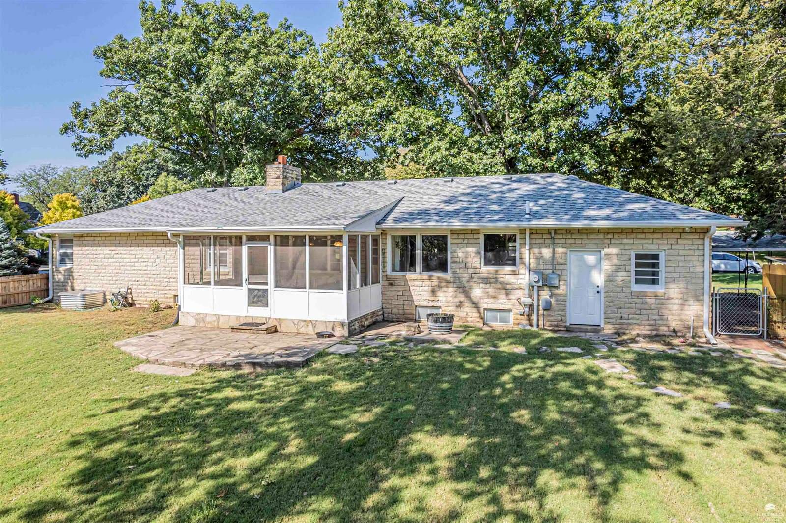 111 Moyne Drive, Abilene, KS 67410