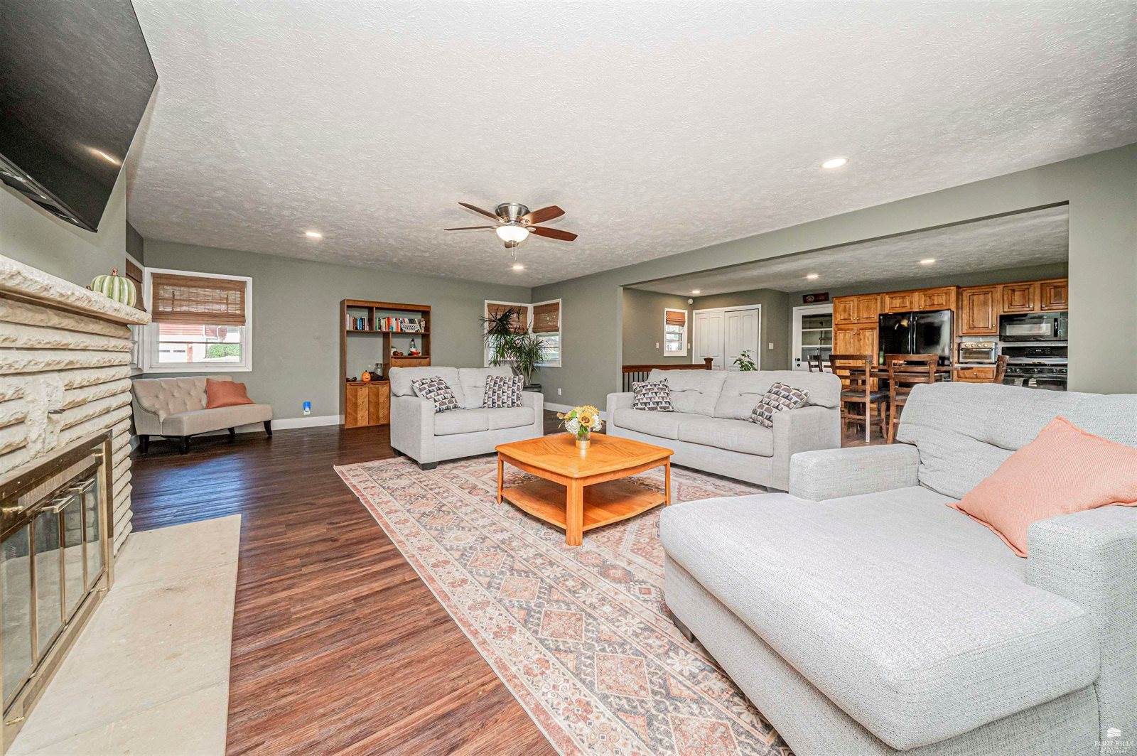 111 Moyne Drive, Abilene, KS 67410