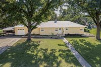 111 Moyne Drive, Abilene, KS 67410
