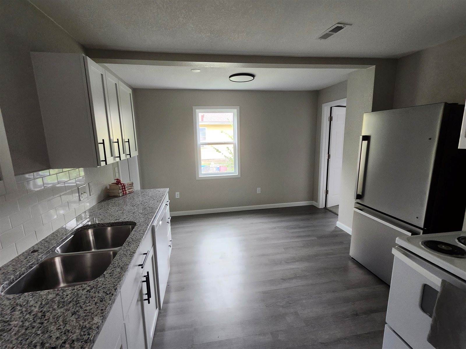 1739 North Green St, Wichita, KS 67214