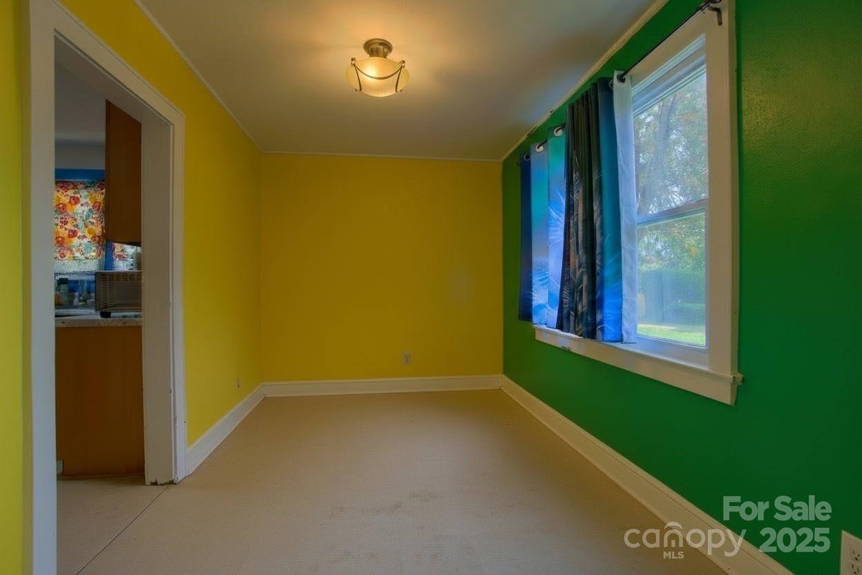 365 Old Haw Creek Road, Asheville, NC 28805