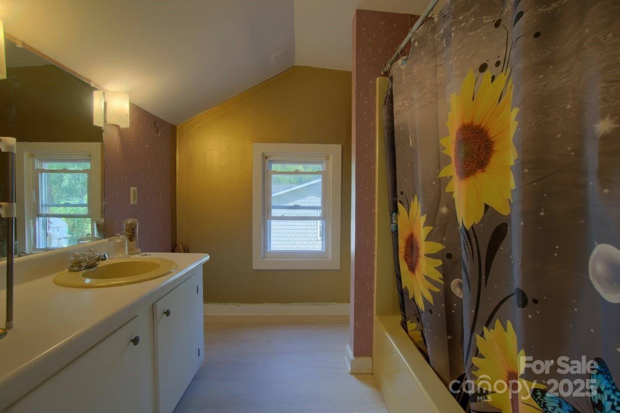 365 Old Haw Creek Road, Asheville, NC 28805