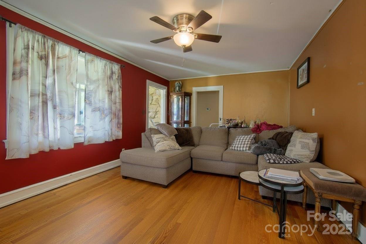 365 Old Haw Creek Road, Asheville, NC 28805