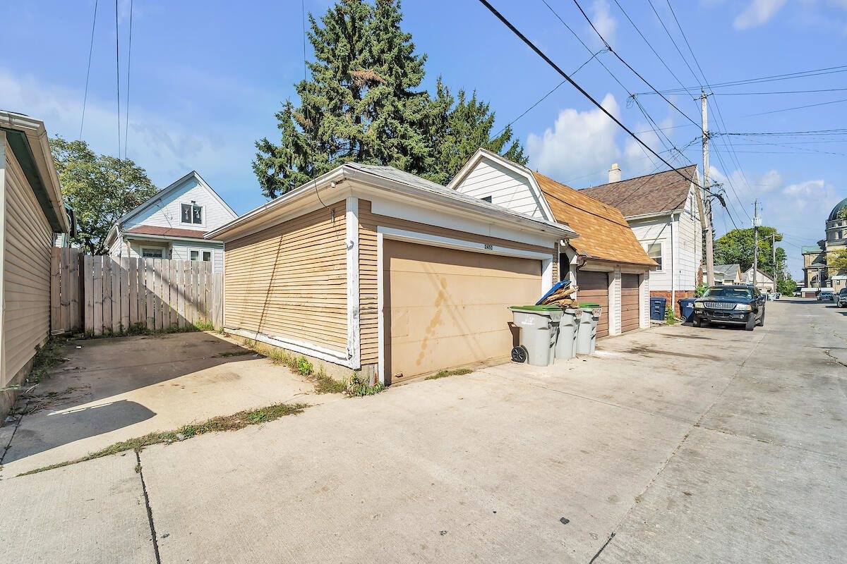 2450 South 7th St, Milwaukee, WI 53215