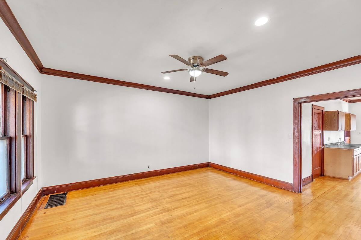 2450 South 7th St, Milwaukee, WI 53215