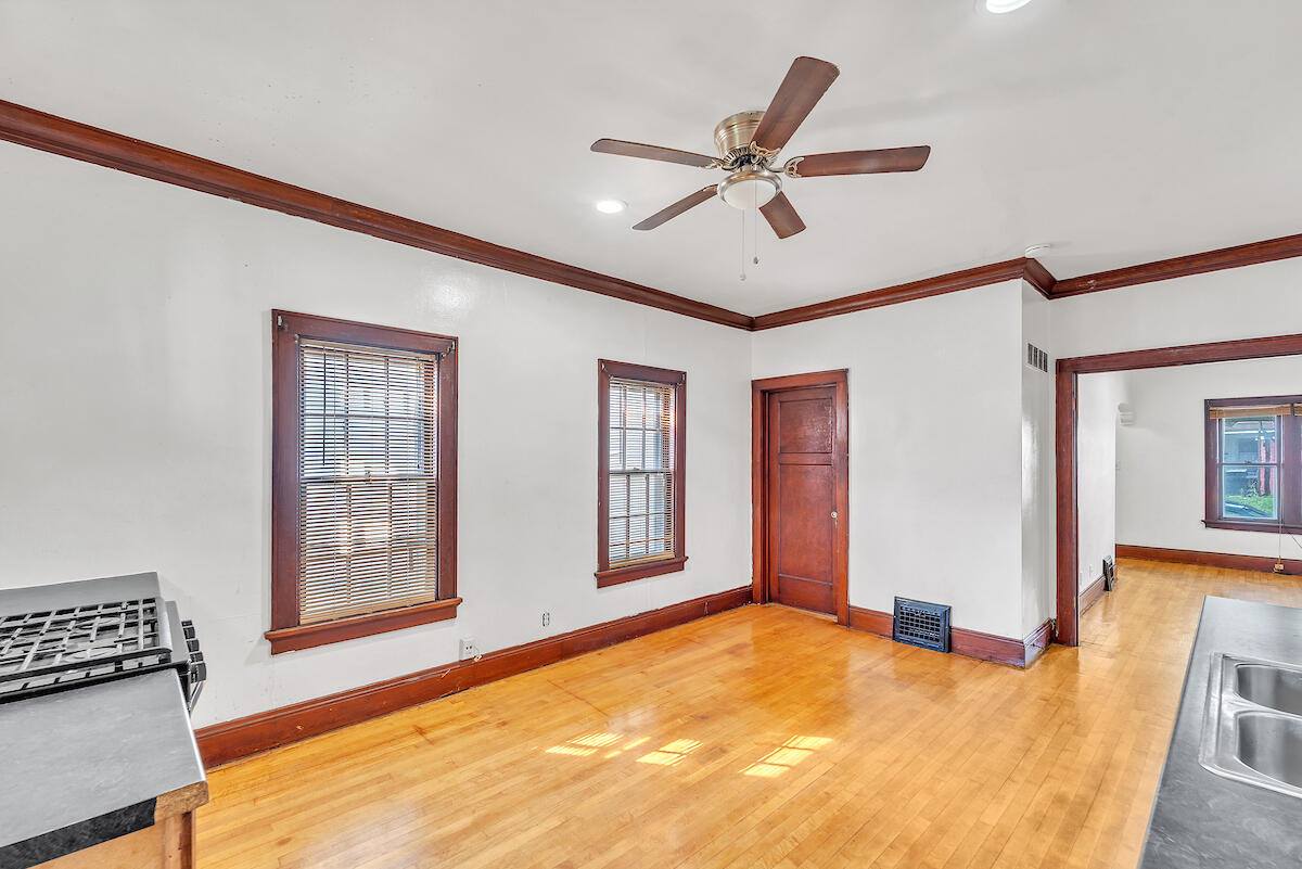 2450 South 7th St, Milwaukee, WI 53215