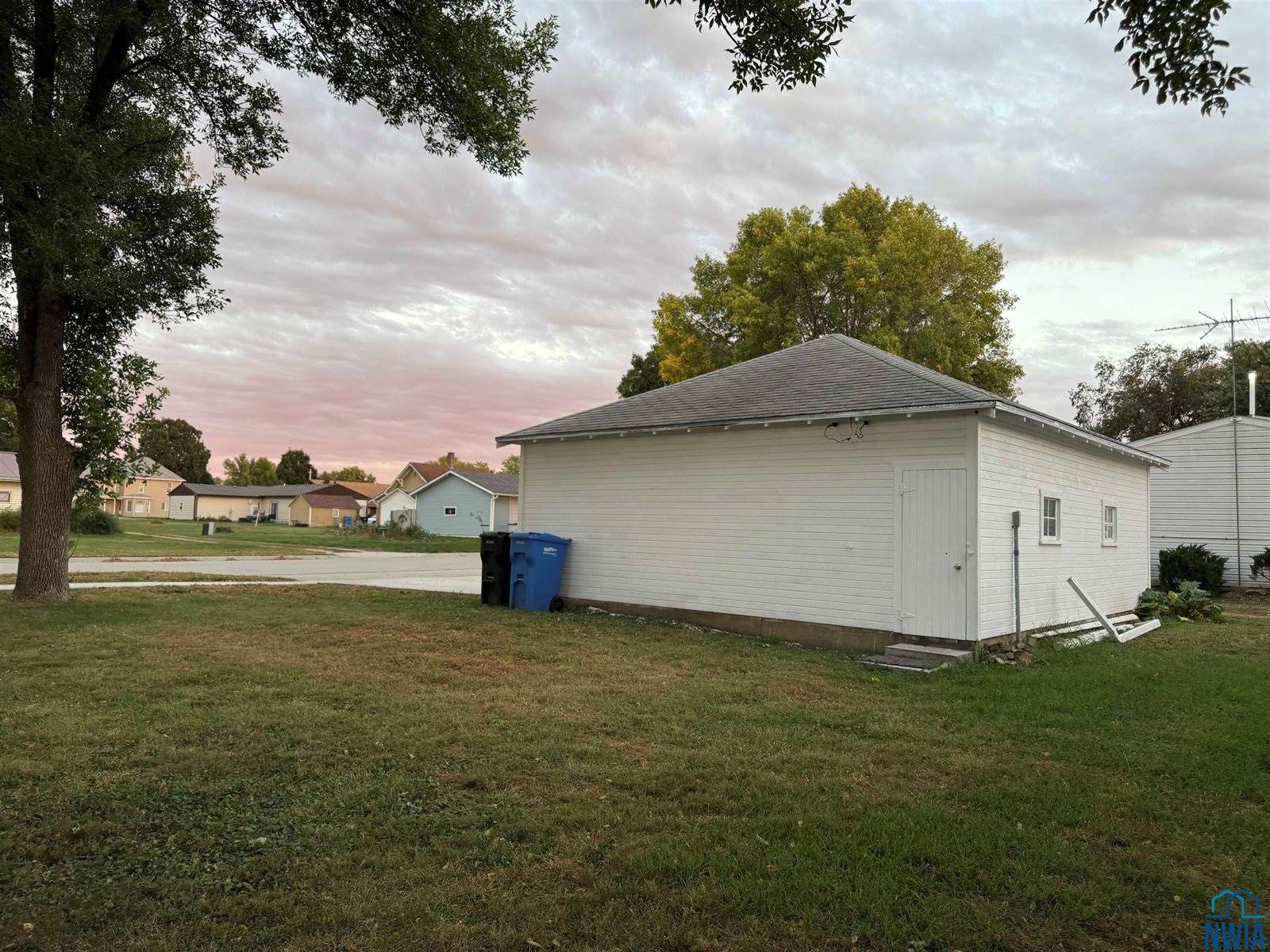 501 S 1st St, Akron, IA 51001