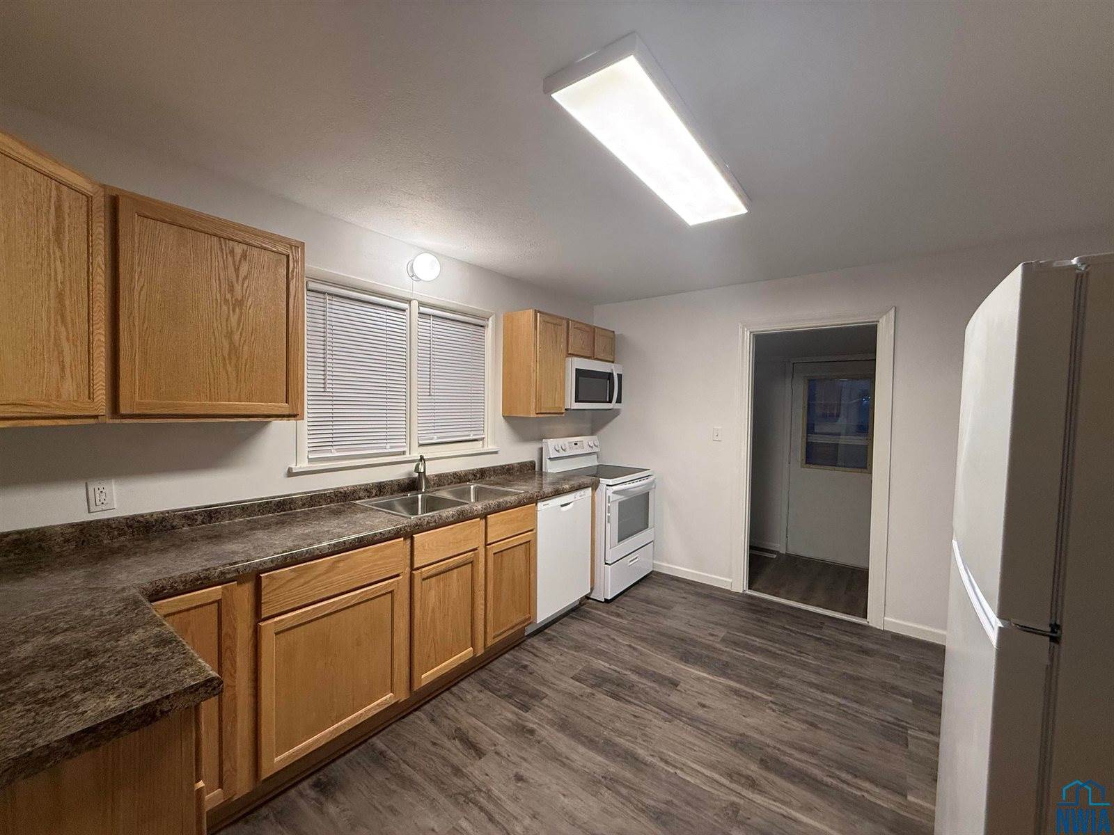 501 S 1st St, Akron, IA 51001