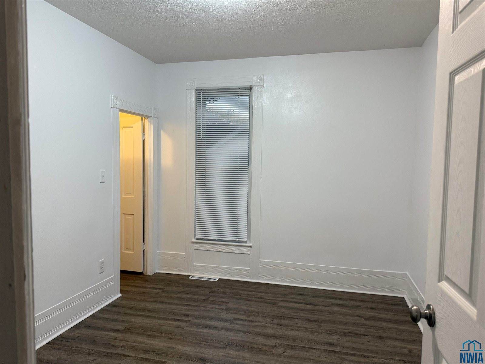 501 S 1st St, Akron, IA 51001