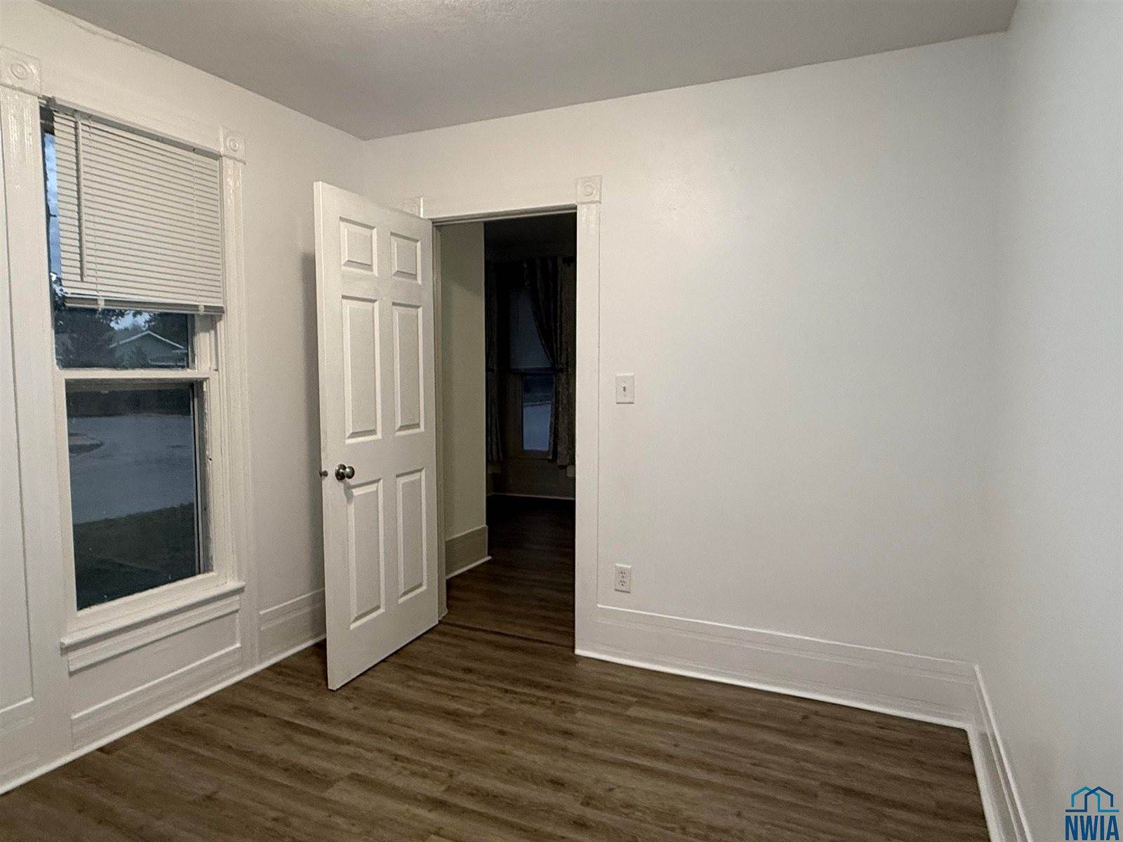 501 S 1st St, Akron, IA 51001