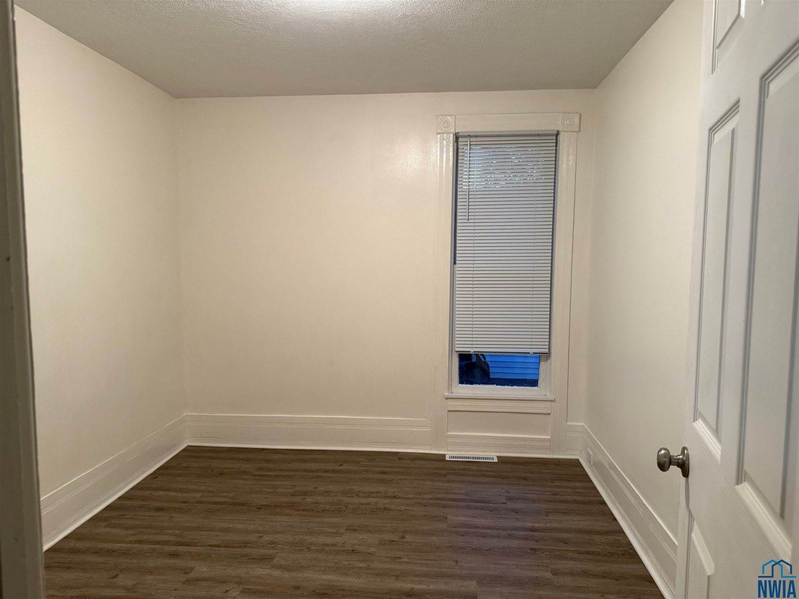 501 S 1st St, Akron, IA 51001