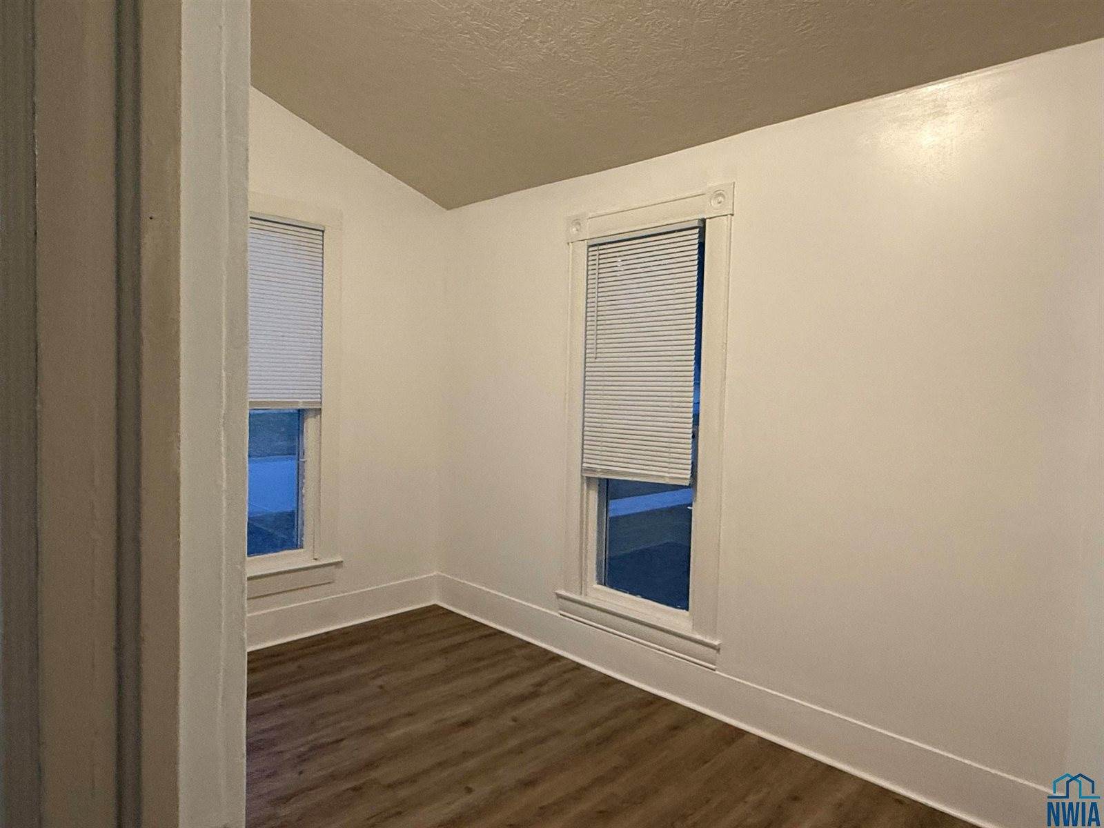 501 S 1st St, Akron, IA 51001