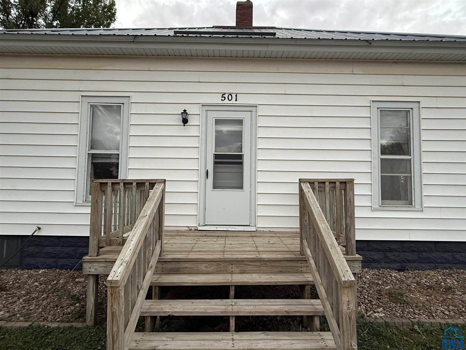 501 S 1st St, Akron, IA 51001