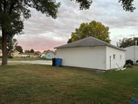 501 S 1st St, Akron, IA 51001