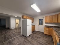 501 S 1st St, Akron, IA 51001