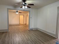 501 S 1st St, Akron, IA 51001