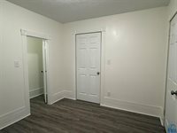 501 S 1st St, Akron, IA 51001